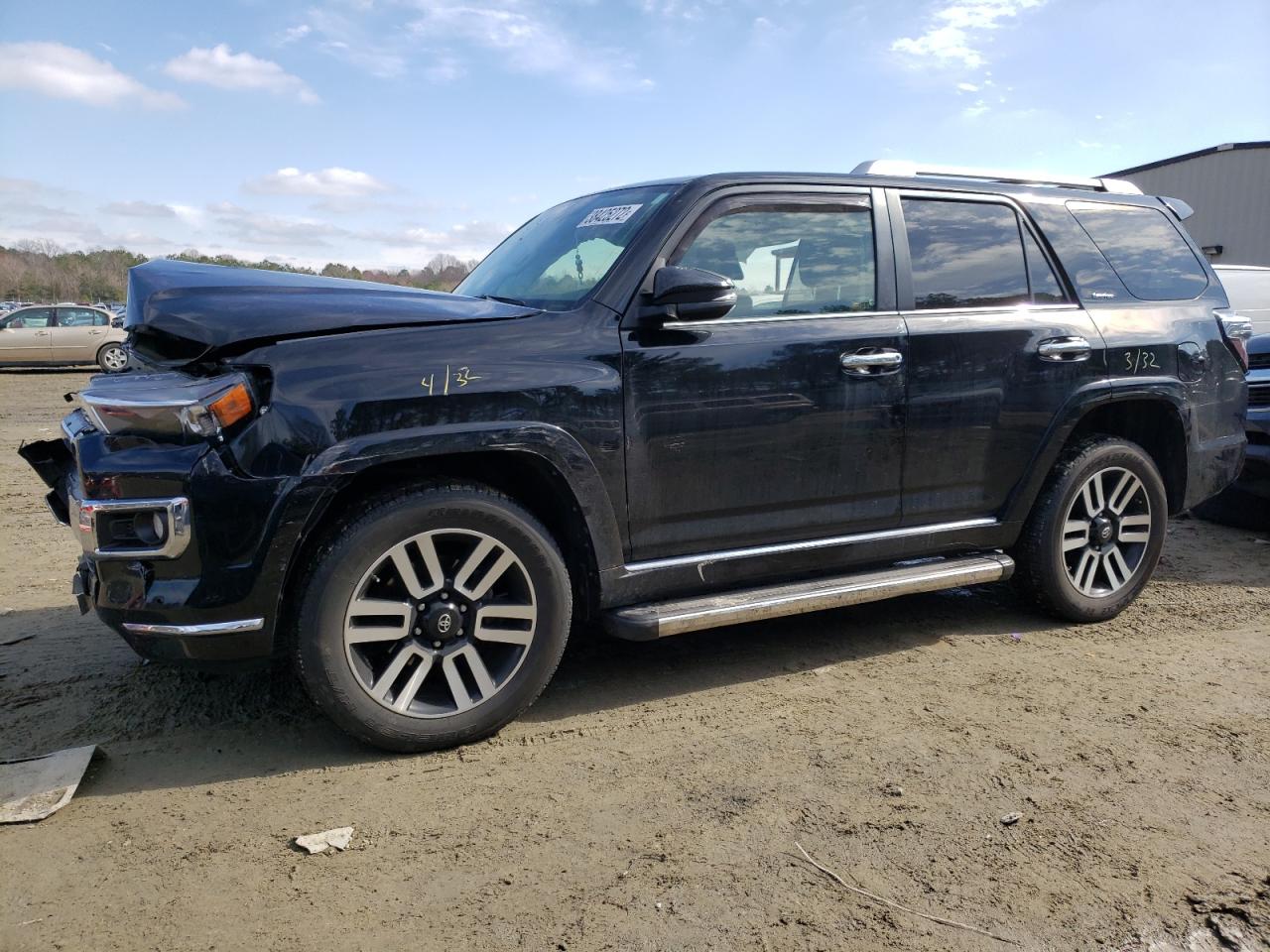 Photo 2 from auction – 2018 TOYOTA 4RUNNER SR with VIN JTEBU5JR4J5532729