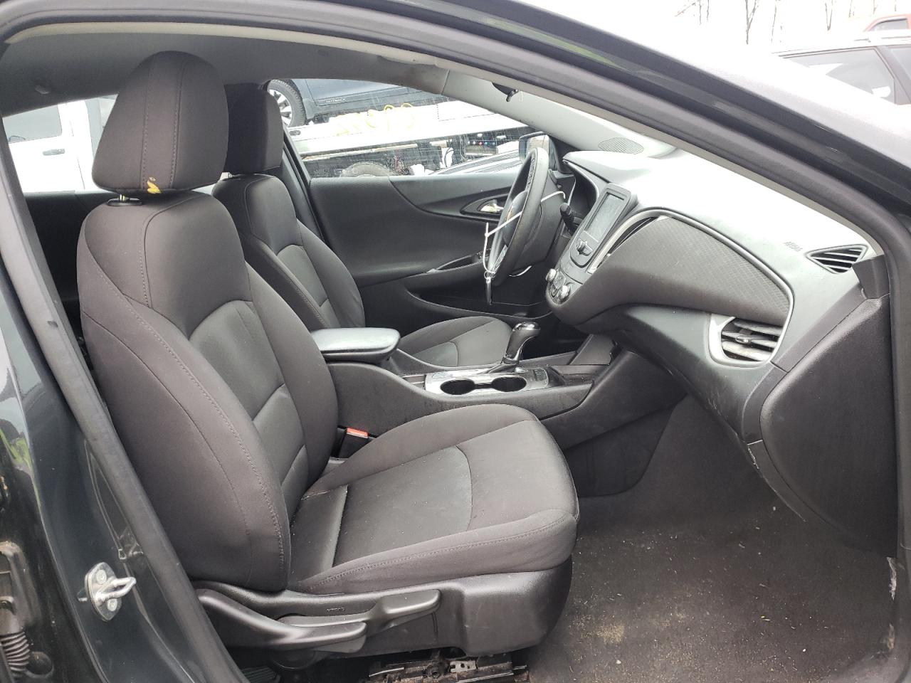 Photo 19 from auction – 2017 CHEVROLET MALIBU LS with VIN 1G1ZB5ST8HF274960