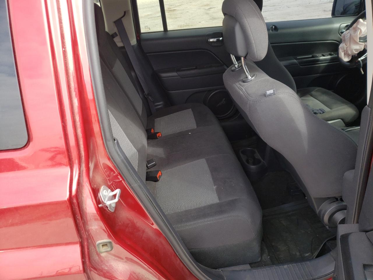 Photo 6 from auction – 2017 JEEP PATRIOT SP with VIN 1C4NJPBB0HD121240