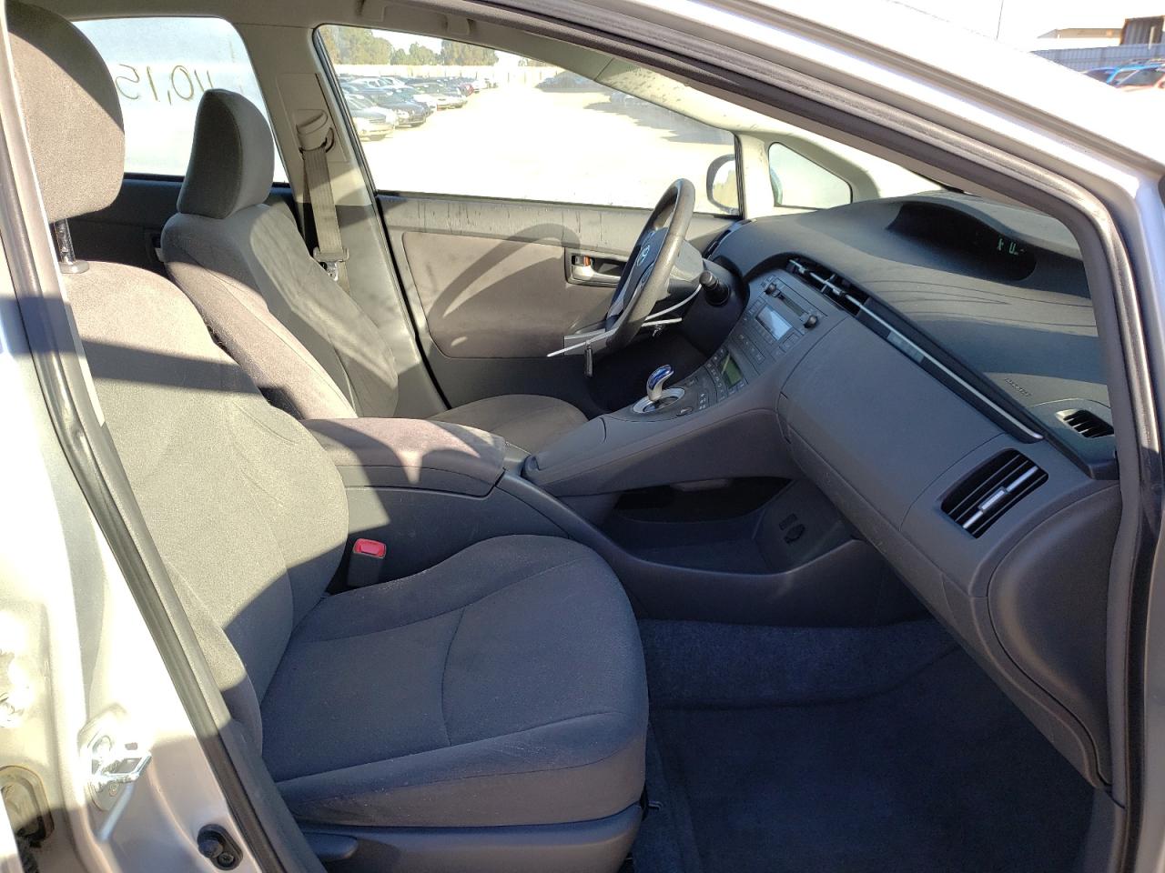 Photo 5 from auction – 2011 TOYOTA PRIUS with VIN JTDKN3DU0B0263195