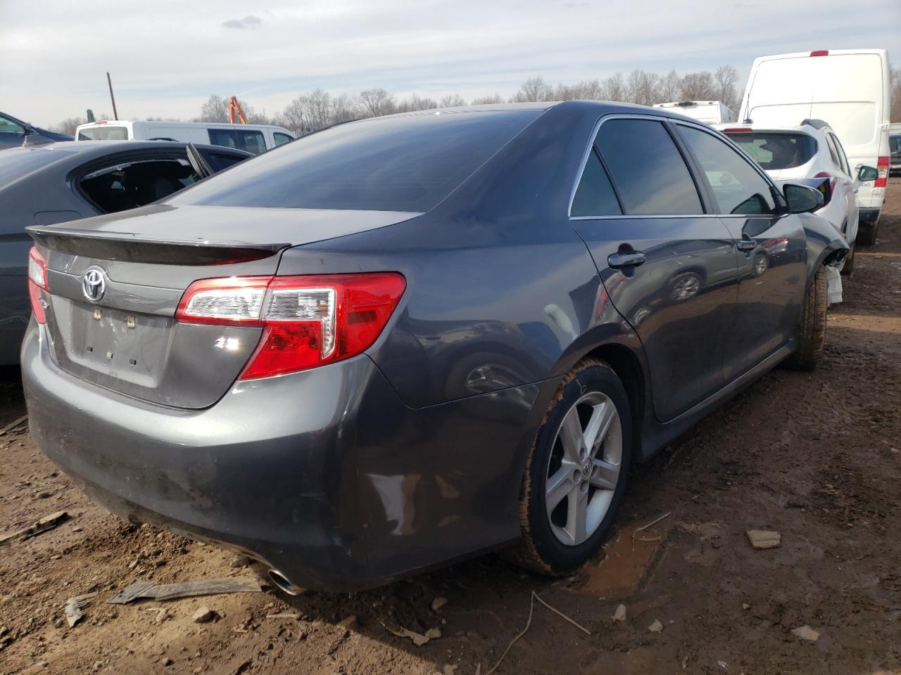 Photo 4 from auction – 2014 TOYOTA CAMRY L with VIN 4T1BF1FKXEU346977