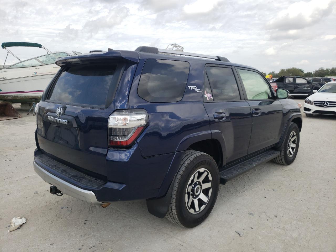 Photo 4 from auction – 2018 TOYOTA 4RUNNER SR with VIN JTEBU5JR7J5528707