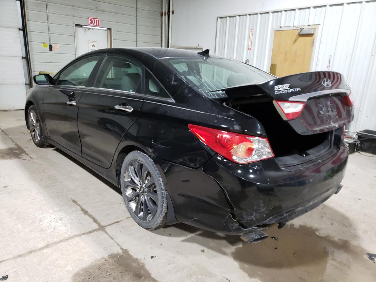 Photo 3 from auction – 2011 HYUNDAI SONATA SE with VIN 5NPEC4AB0BH176069