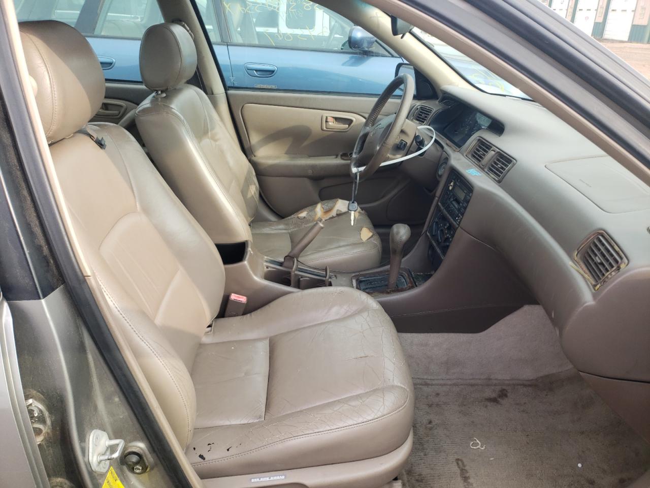 Photo 5 from auction – 1998 TOYOTA CAMRY CE with VIN 4T1BF28K1WU064117