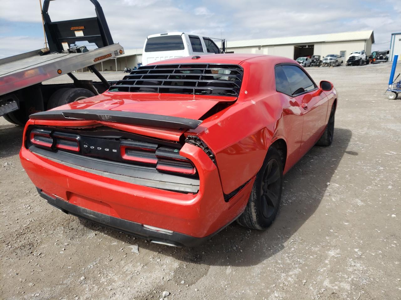 Photo 4 from auction – 2017 DODGE CHALLENGER with VIN 2C3CDZAGXHH604300