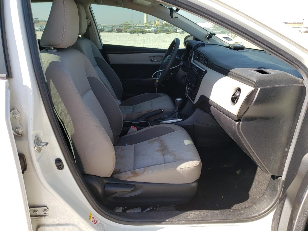 Photo 5 from auction – 2018 TOYOTA COROLLA L with VIN 2T1BURHE8JC026807