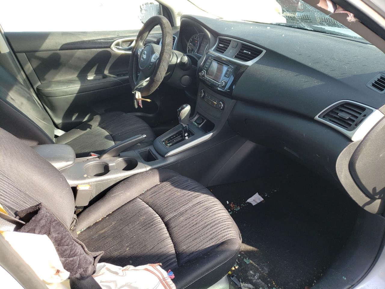 Photo 5 from auction – 2016 NISSAN SENTRA S with VIN 3N1AB7AP9GL671010
