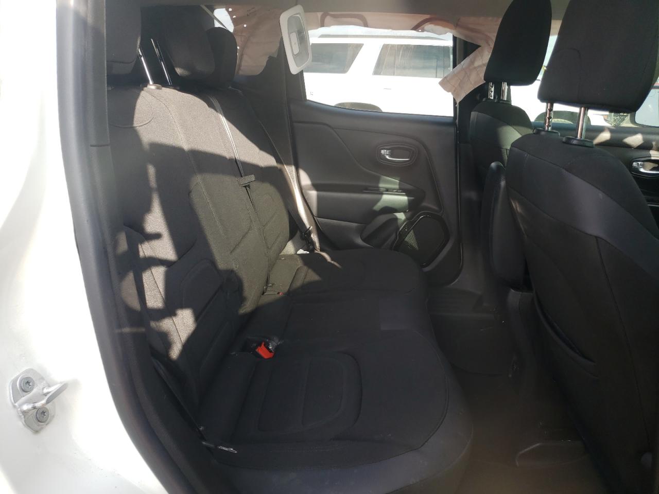 Photo 6 from auction – 2017 JEEP RENEGADE L with VIN ZACCJABB2HPG47570