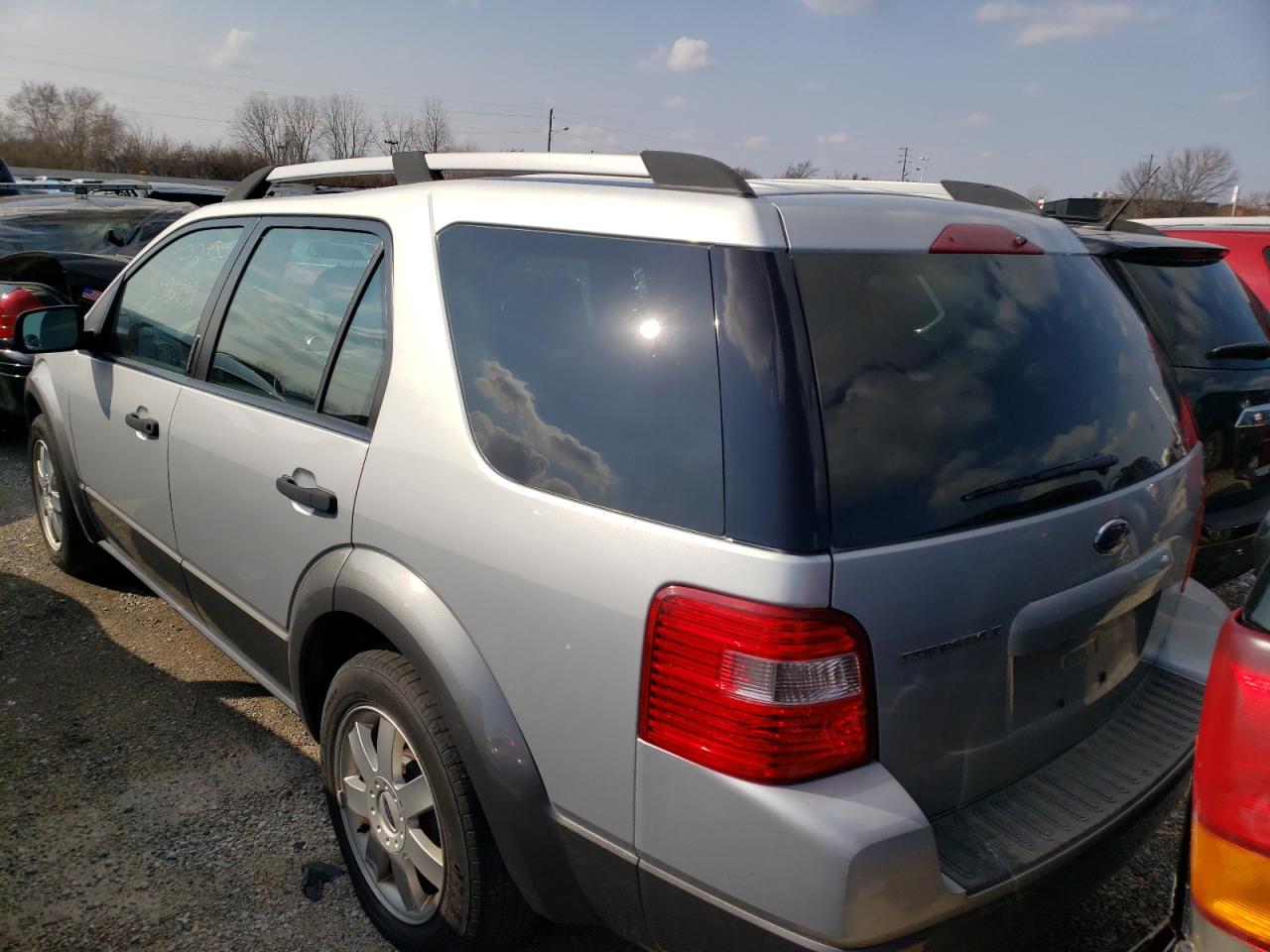 Photo 3 from auction – 2005 FORD FREESTYLE with VIN 1FMZK01105GA58628