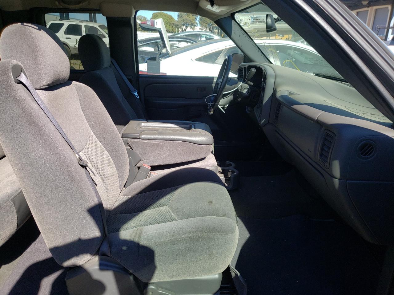 Photo 5 from auction – 2006 CHEVROLET SILVERADO with VIN 1GCEC19V66Z288676
