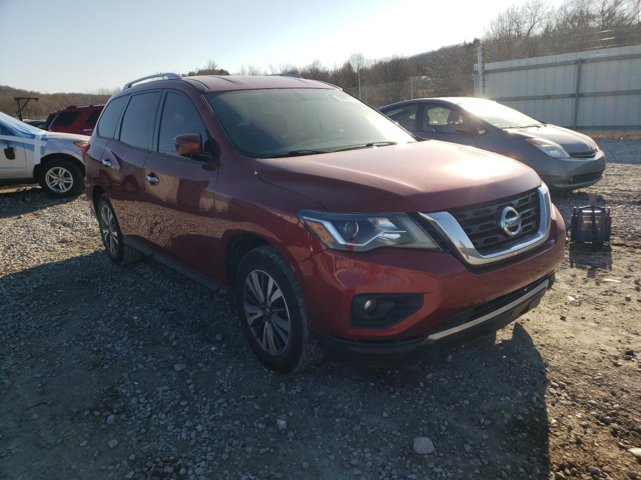NISSAN PATHFINDER 2017 with VIN 5N1DR2MN3HC678966 - Photo from auction