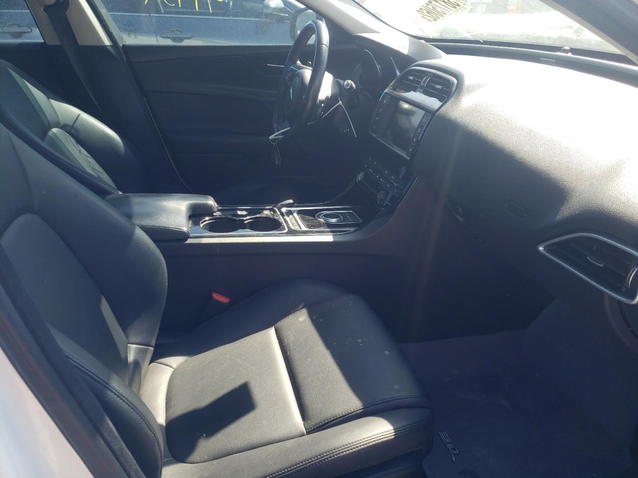 Photo 5 from auction – 2017 JAGUAR XE with VIN SAJAR4BG2HA978230