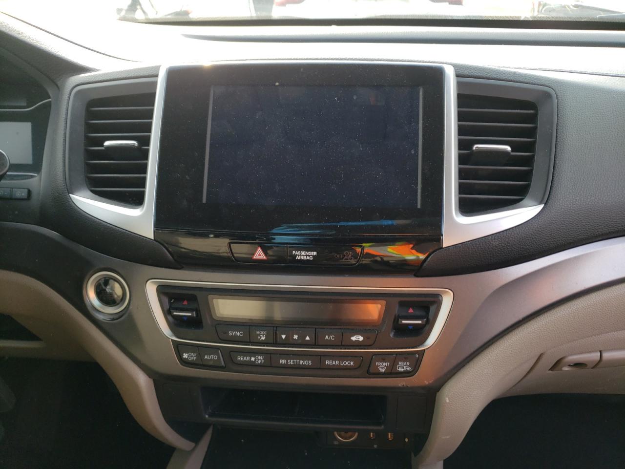 Photo 9 from auction – 2016 HONDA PILOT EX with VIN 5FNYF6H4XGB011210