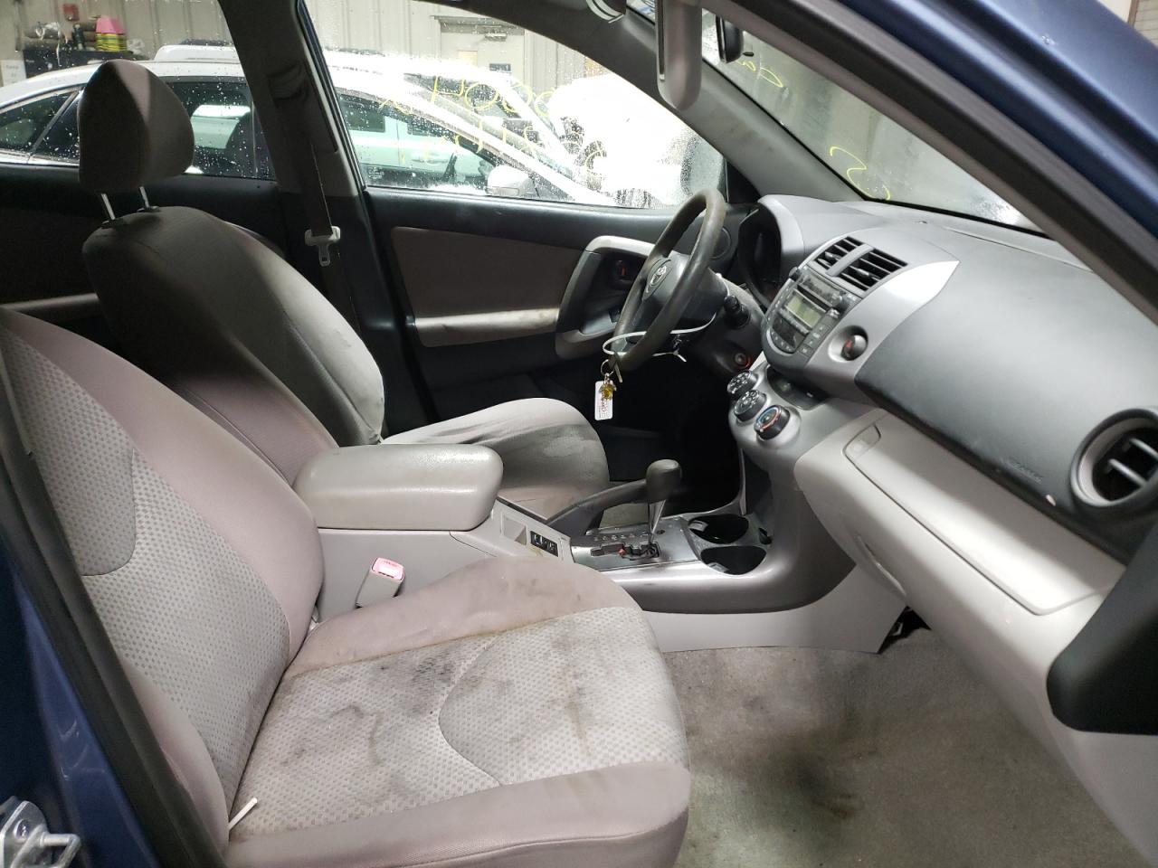 Photo 5 from auction – 2006 TOYOTA RAV4 with VIN JTMZD33V765024232
