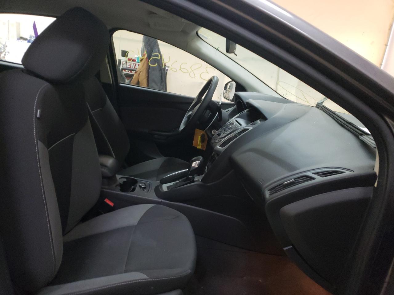 Photo 5 from auction – 2013 FORD FOCUS SE with VIN 1FADP3K28DL150851