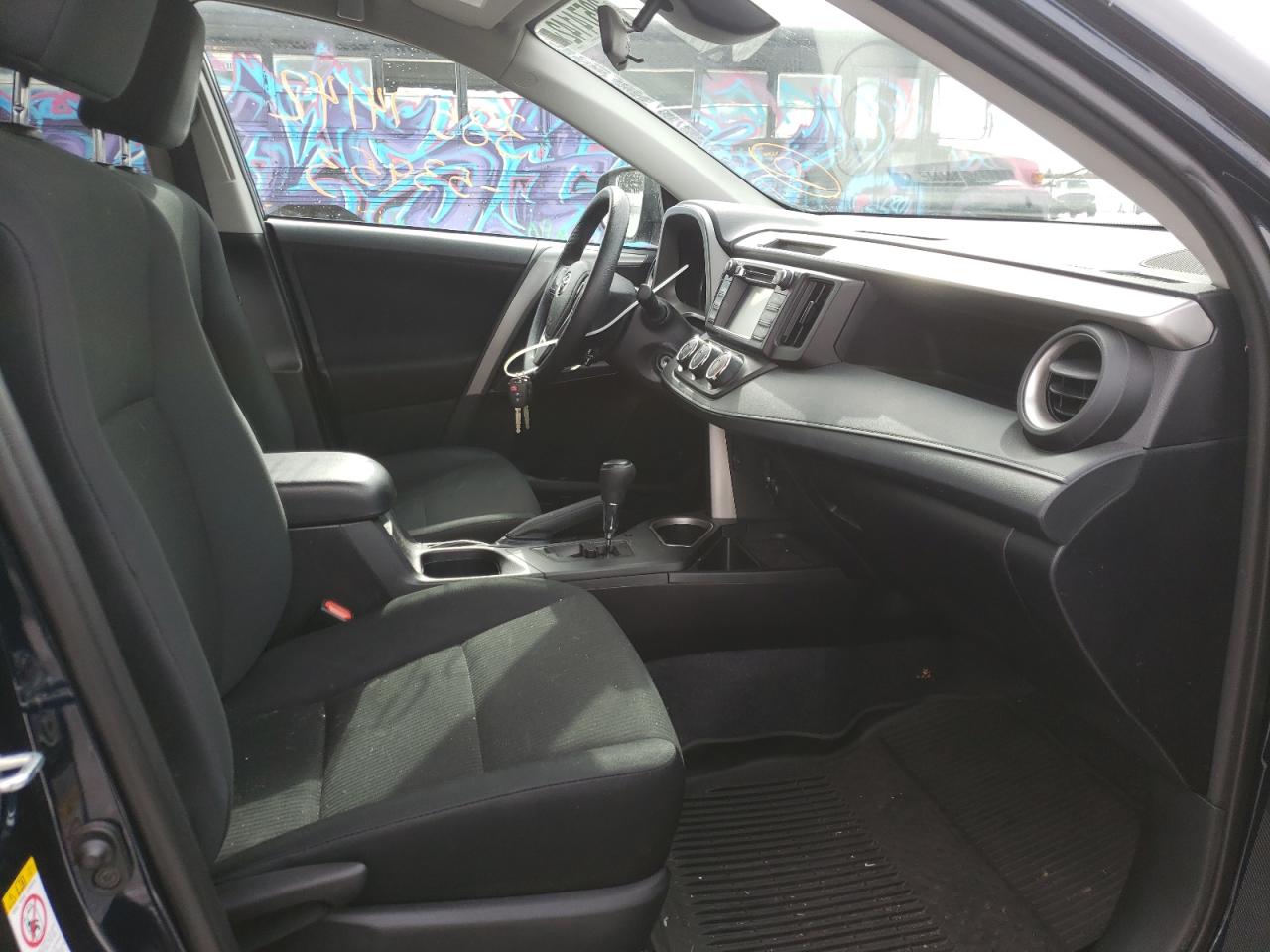 Photo 5 from auction – 2017 TOYOTA RAV4 LE with VIN 2T3BFREV0HW659249