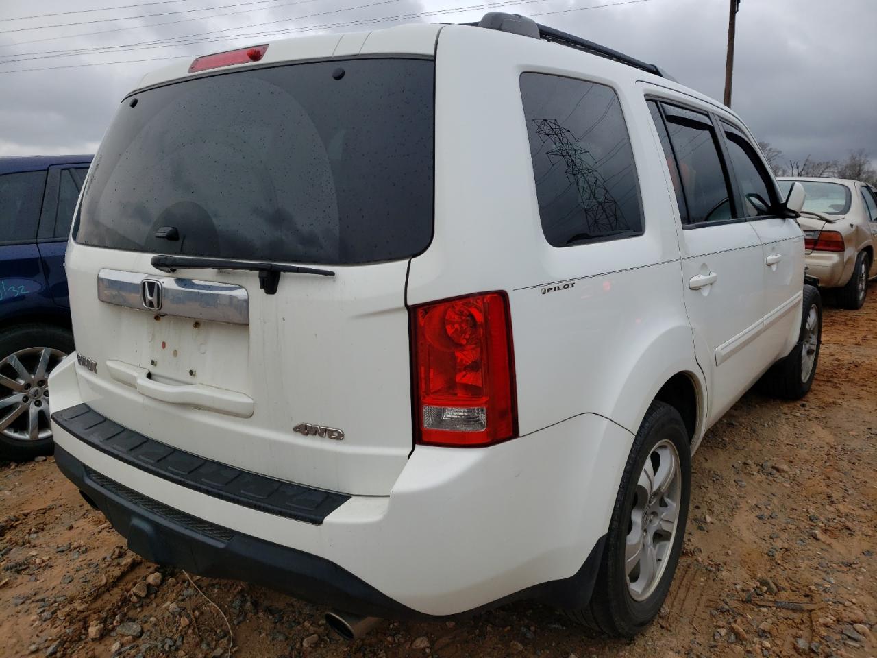 Foto 4 de la subasta – 2014 HONDA PILOT EXL con VIN 5FNYF4H5XEB056402