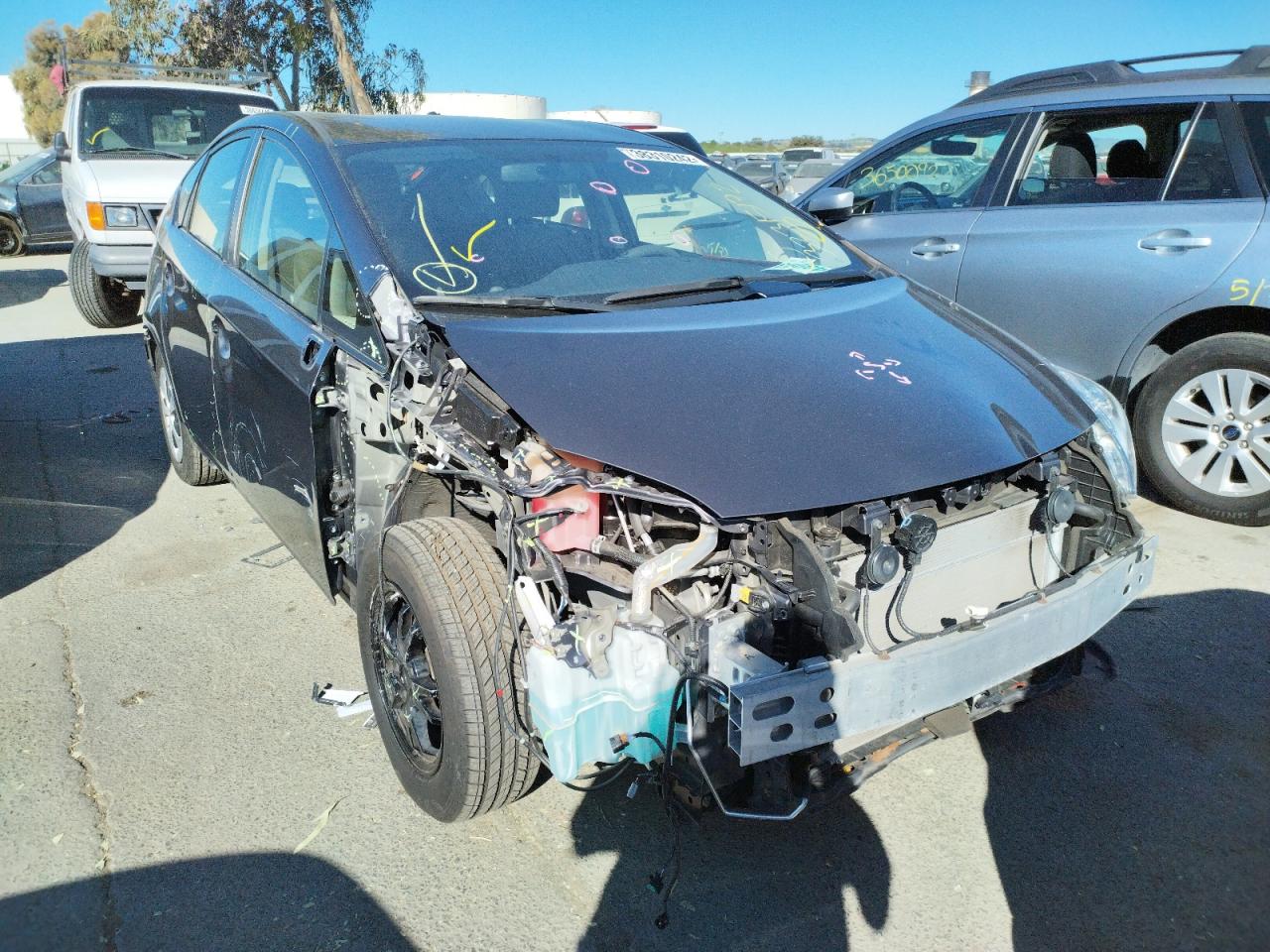TOYOTA PRIUS 2015 with VIN JTDKN3DU4F1988783 - Photo from auction