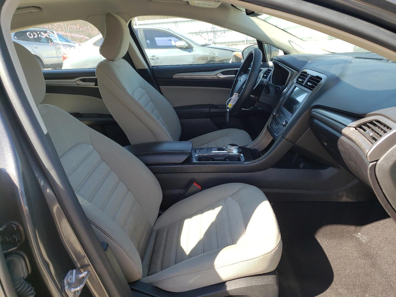 Photo 5 from auction – 2019 FORD FUSION S with VIN 3FA6P0G77KR107841