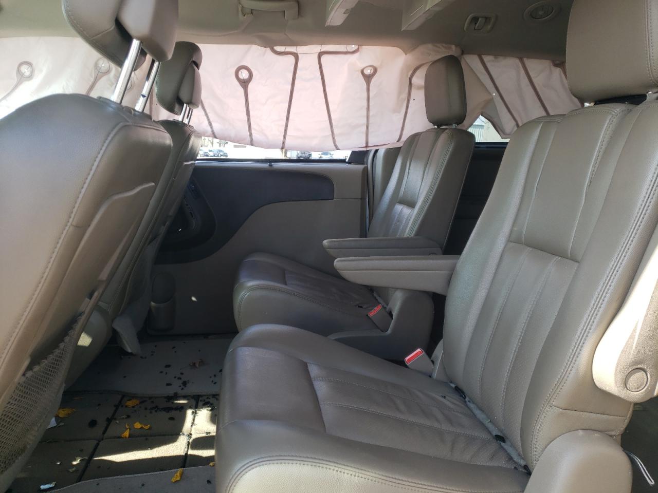 Photo 6 from auction – 2012 CHRYSLER TOWN & COU with VIN 2C4RC1CG4CR176007