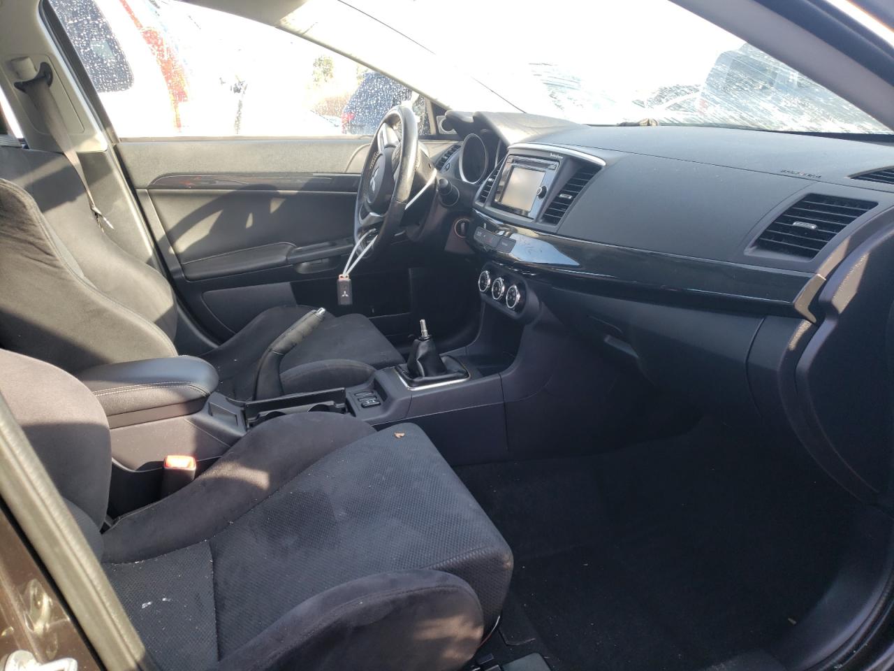 Photo 5 from auction – 2014 MITSUBISHI LANCER EVO with VIN JA32W8FV0EU025052