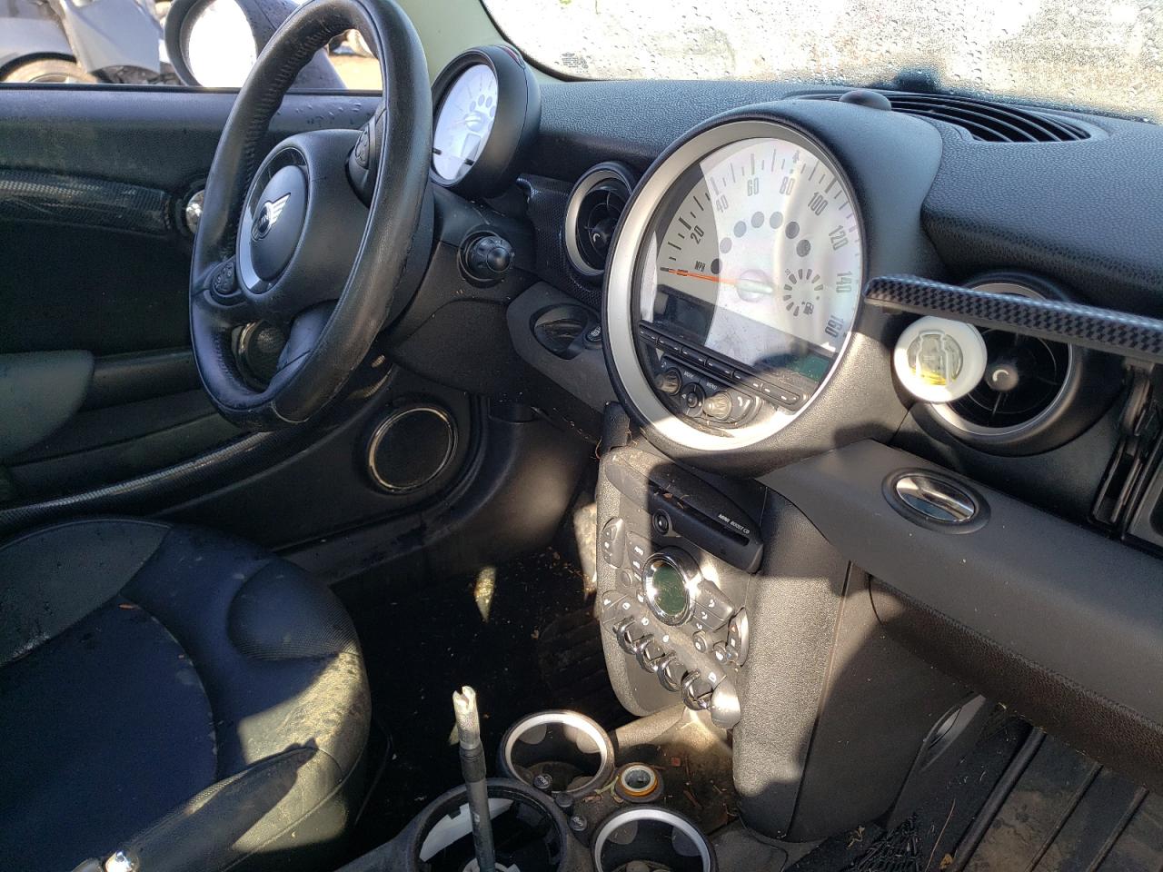 Photo 9 from auction – 2011 MINI COOPER S with VIN WMWSV3C55BTY23864