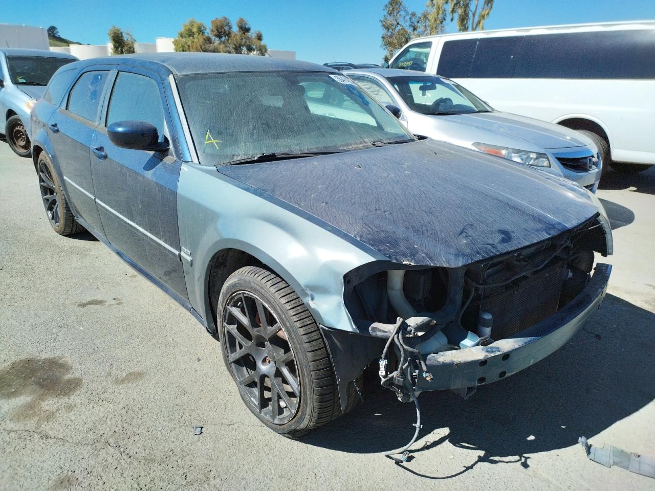 Photo 1 from auction – 2005 DODGE MAGNUM with VIN 2D8GV58245H679472