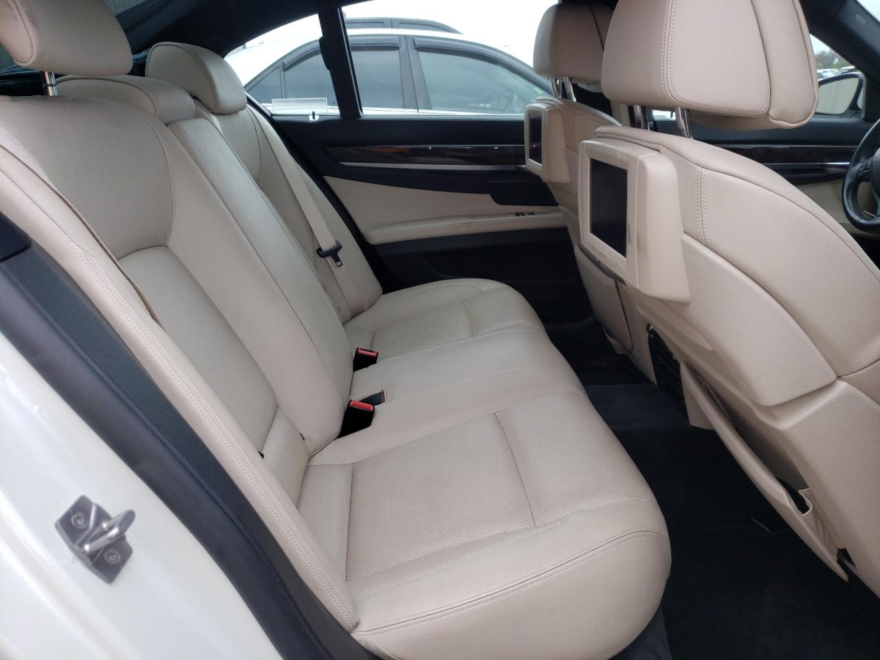 Photo 6 from auction – 2012 BMW 740 I with VIN WBAKA4C53CDS99014