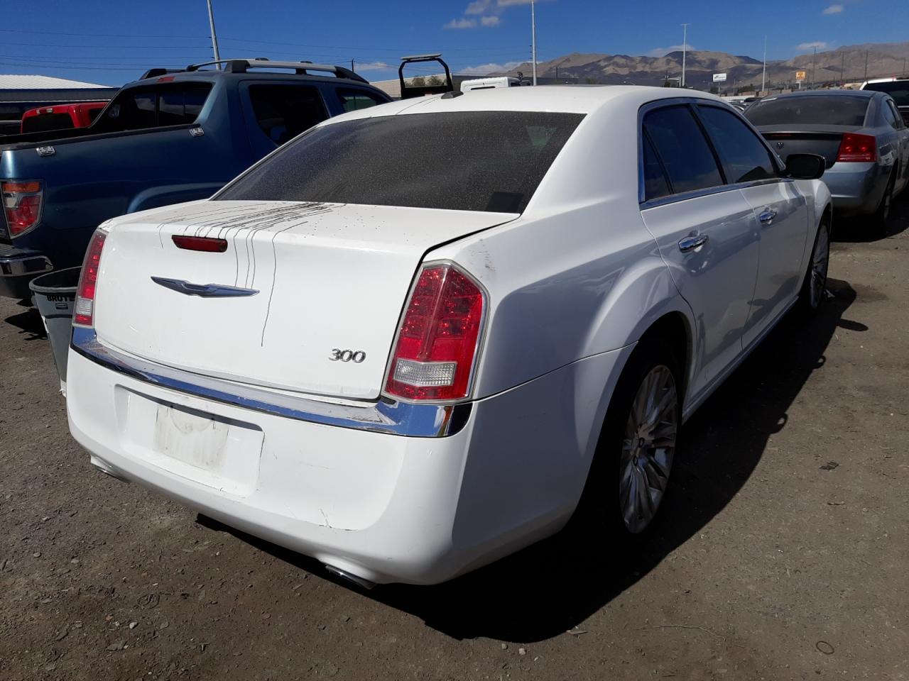Photo 4 from auction – 2011 CHRYSLER 300 LIMITE with VIN 2C3CA5CG7BH531540