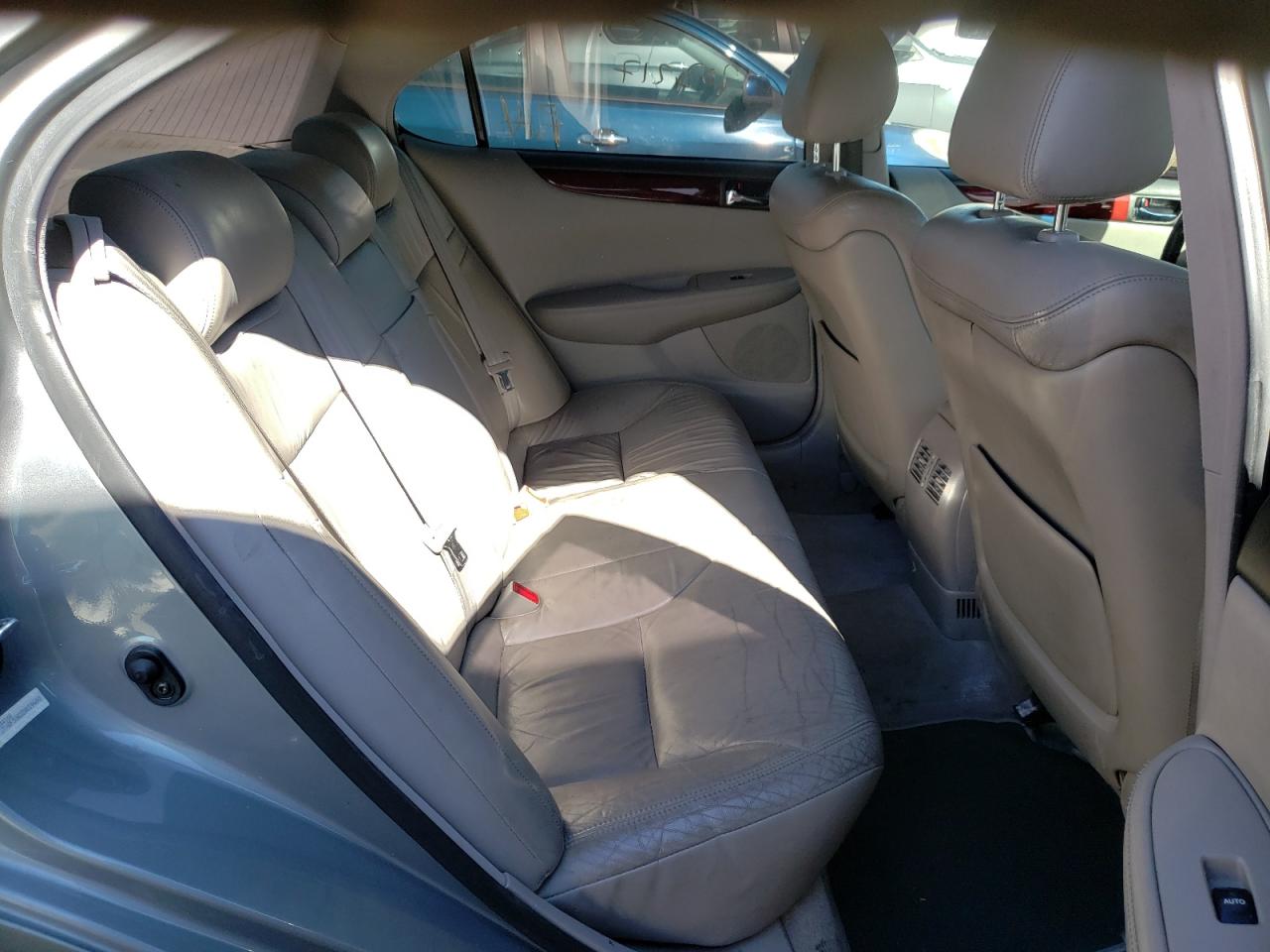 Photo 6 from auction – 2002 LEXUS ES 300 with VIN JTHBF30G220019480