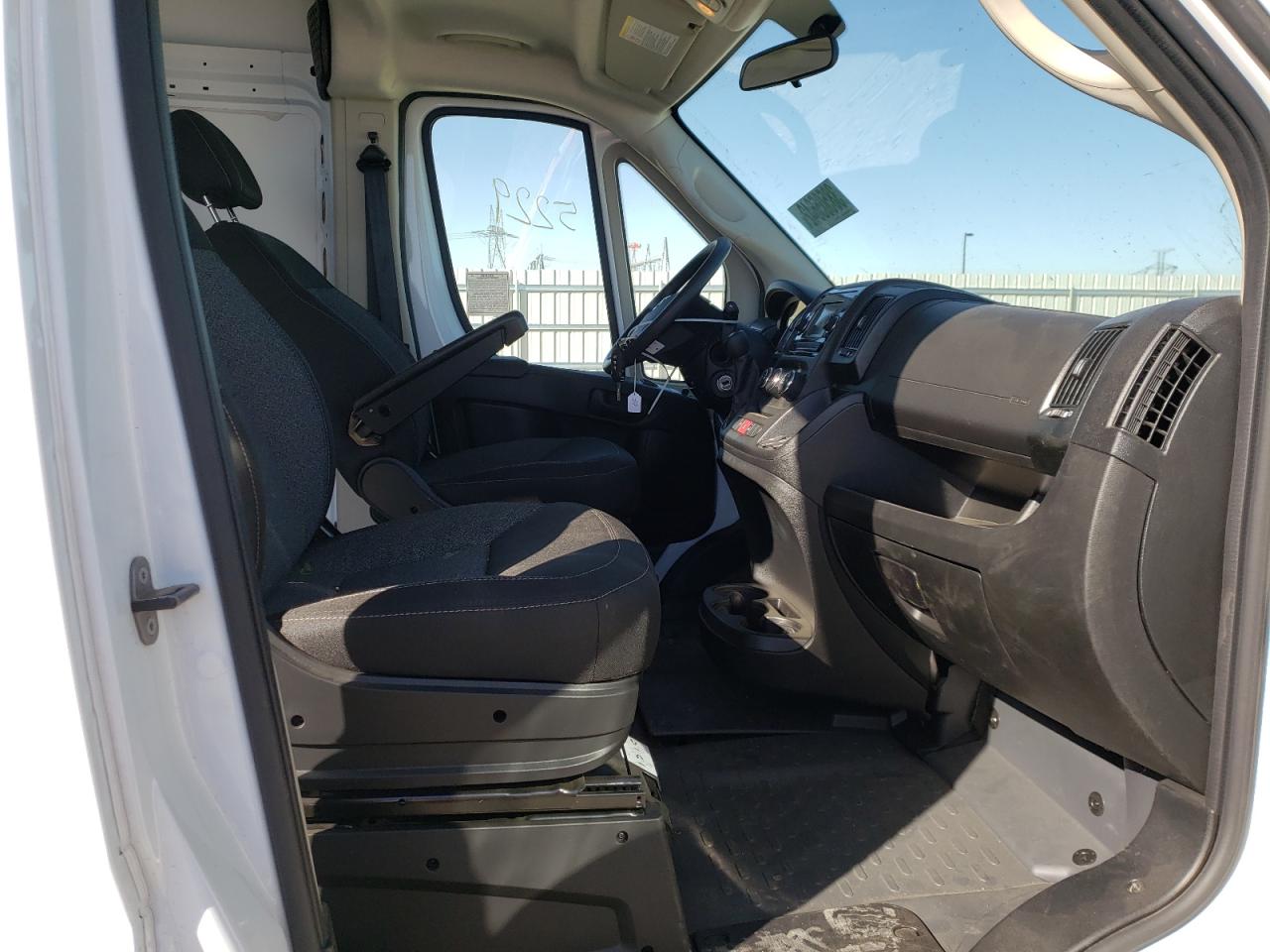 Photo 5 from auction – 2021 RAM PROMASTER with VIN 3C6LRVDG3ME581859