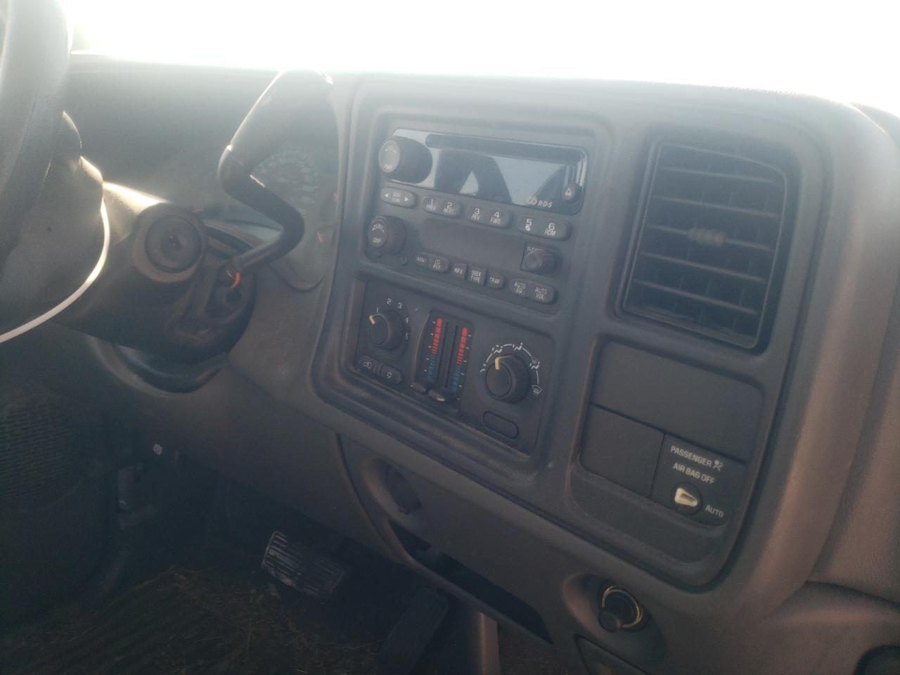 Photo 9 from auction – 2003 GMC NEW SIERRA with VIN 1GTEC14X63Z231883