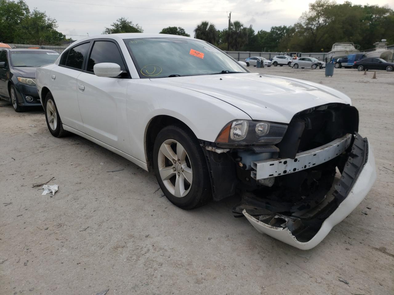 DODGE CHARGER SE 2014 with VIN 2C3CDXBGXEH285205 - Photo from auction