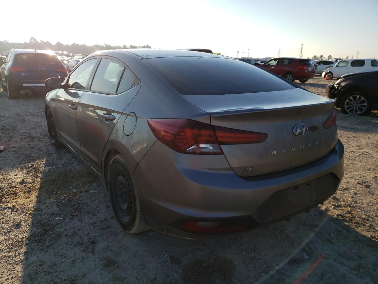 Photo 3 from auction – 2019 HYUNDAI ELANTRA SE with VIN 5NPD74LF3KH476804