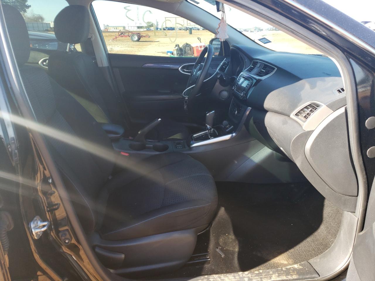 Photo 5 from auction – 2018 NISSAN SENTRA SR with VIN 3N1CB7AP5JY238514