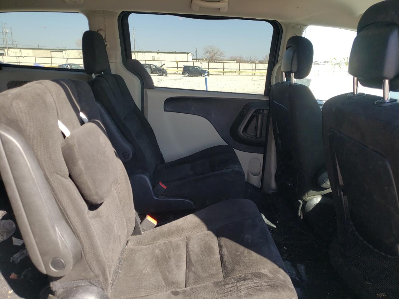 Foto 6 de la subasta – 2015 DODGE GRAND CARA con VIN 2C4RDGCG2FR652775
