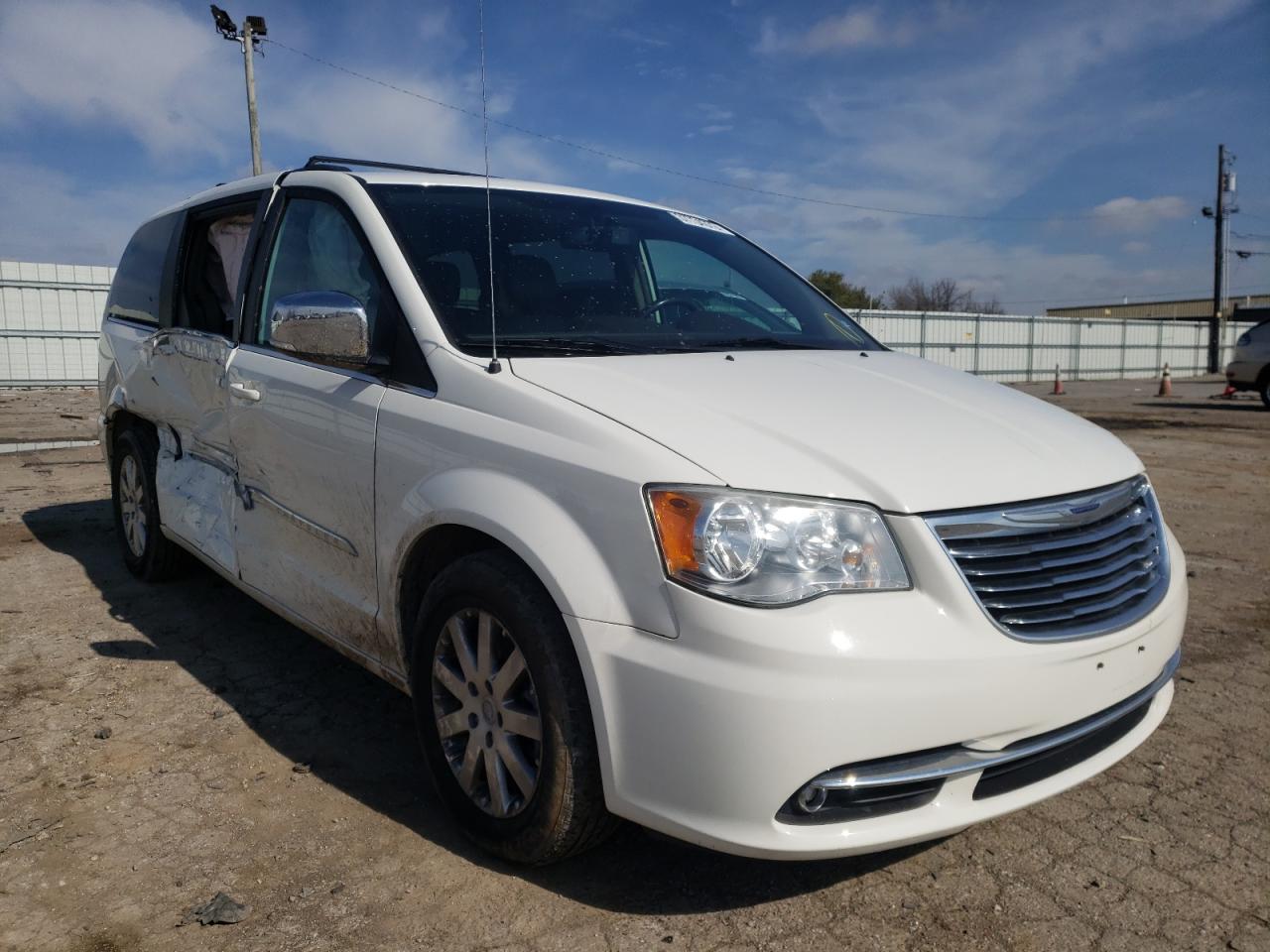 CHRYSLER TOWN & COU 2012 with VIN 2C4RC1CG4CR176007 - Photo from auction