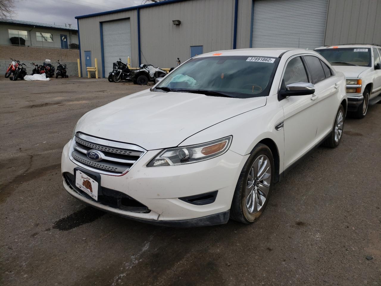 Photo 2 from auction – 2011 FORD TAURUS LIM with VIN 1FAHP2FW2BG106603
