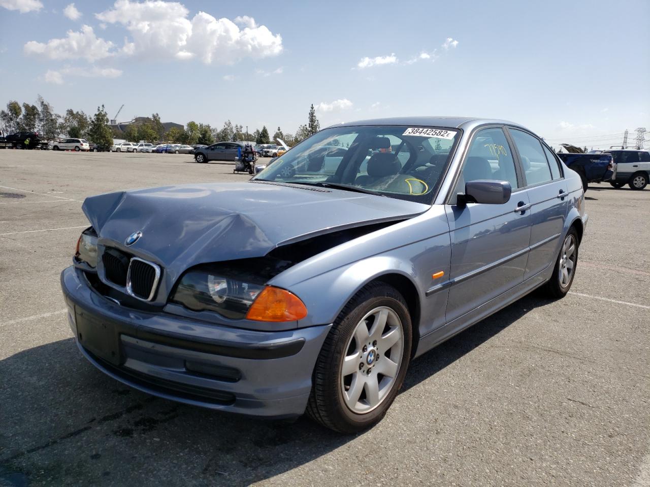 Photo 2 from auction – 2000 BMW 323 I with VIN WBAAM3348YFP83244