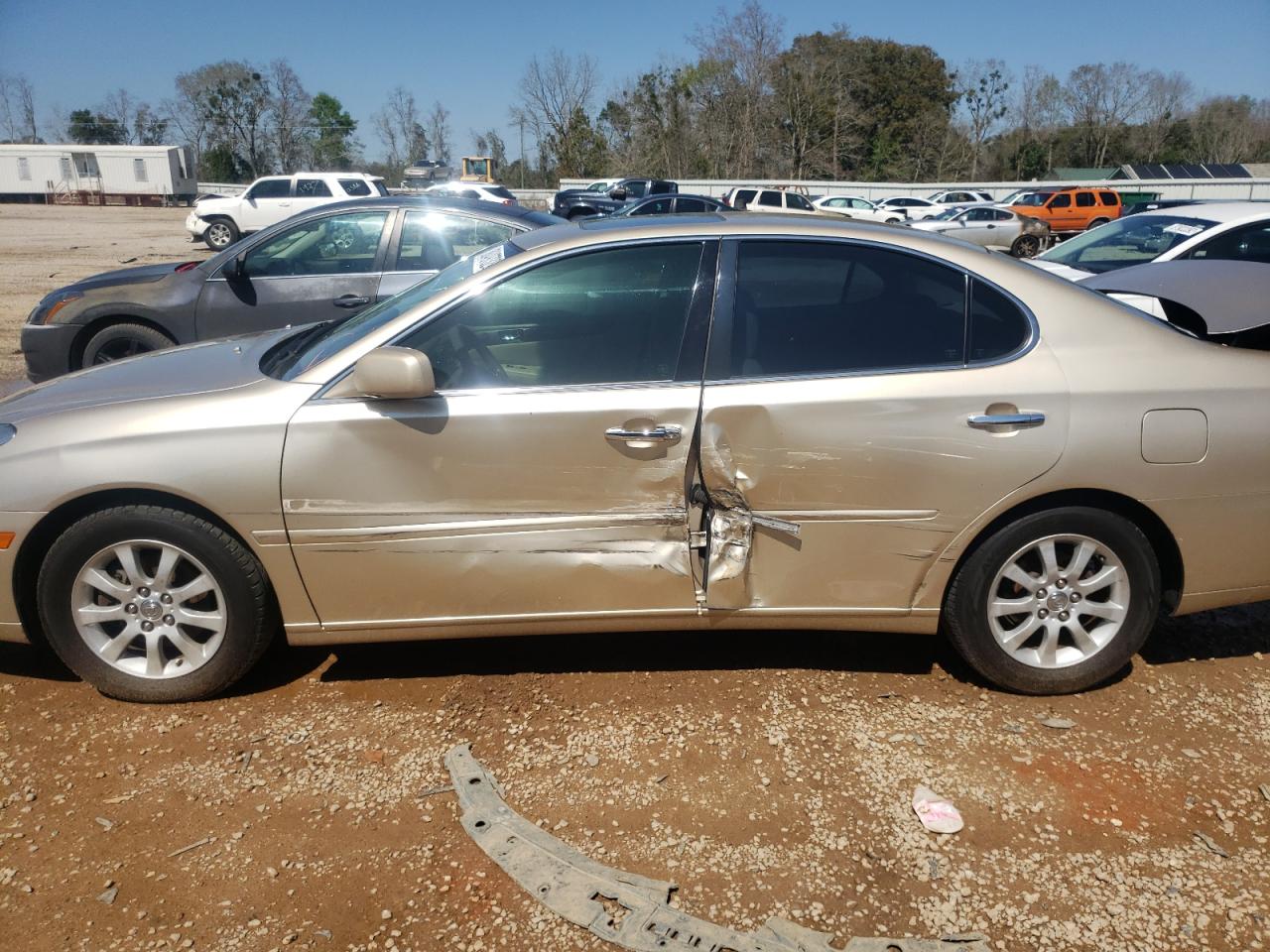 Photo 9 from auction – 2004 LEXUS ES 330 with VIN JTHBA30G645013055