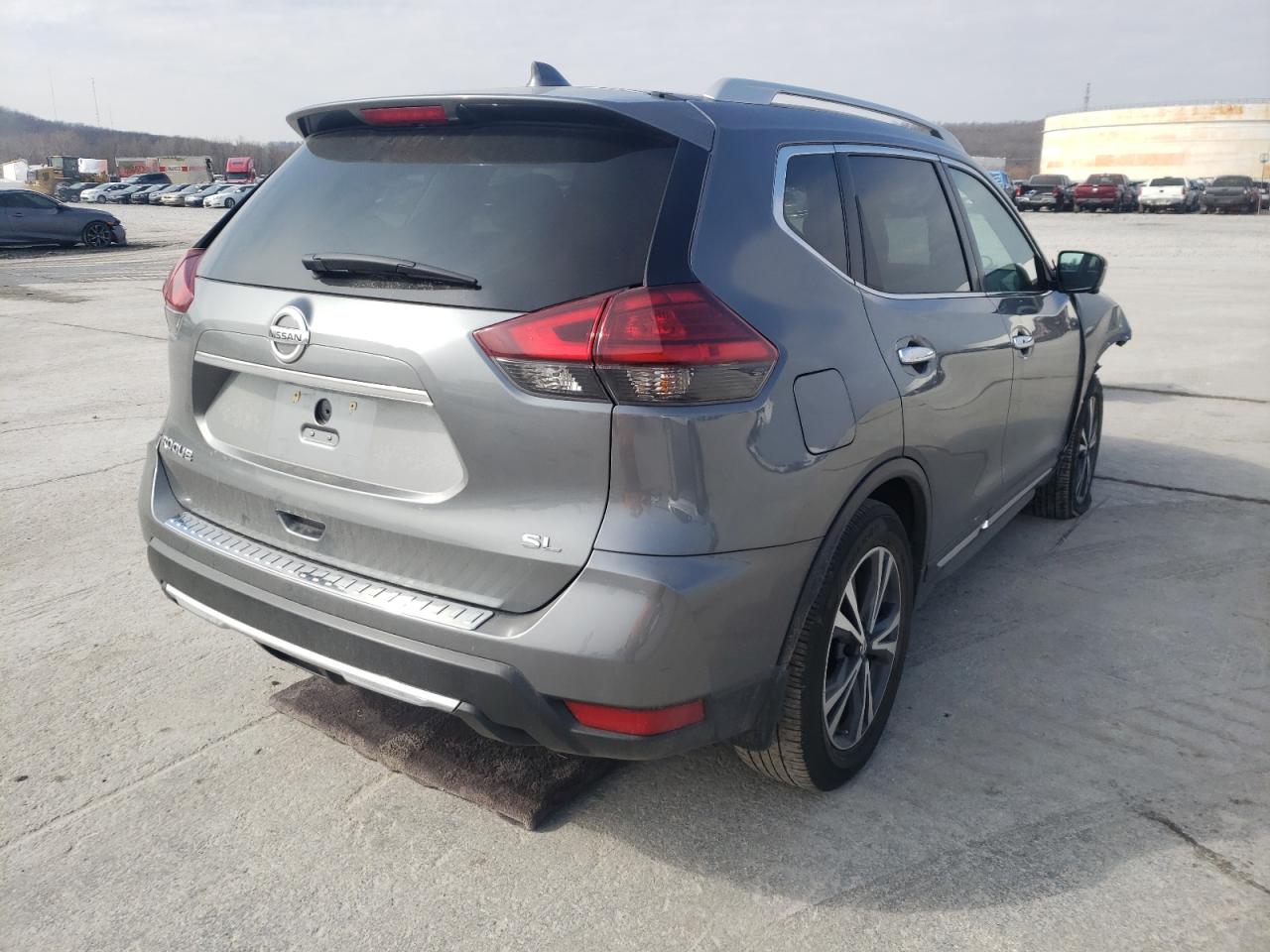 Photo 4 from auction – 2017 NISSAN ROGUE S with VIN 5N1AT2MT4HC884218