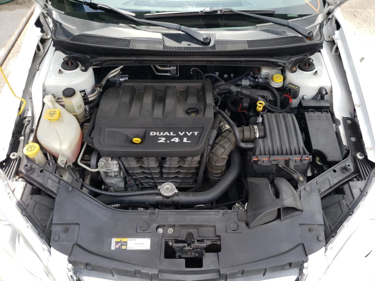 Photo 7 from auction – 2014 CHRYSLER 200 LX with VIN 1C3CCBAB8EN211011