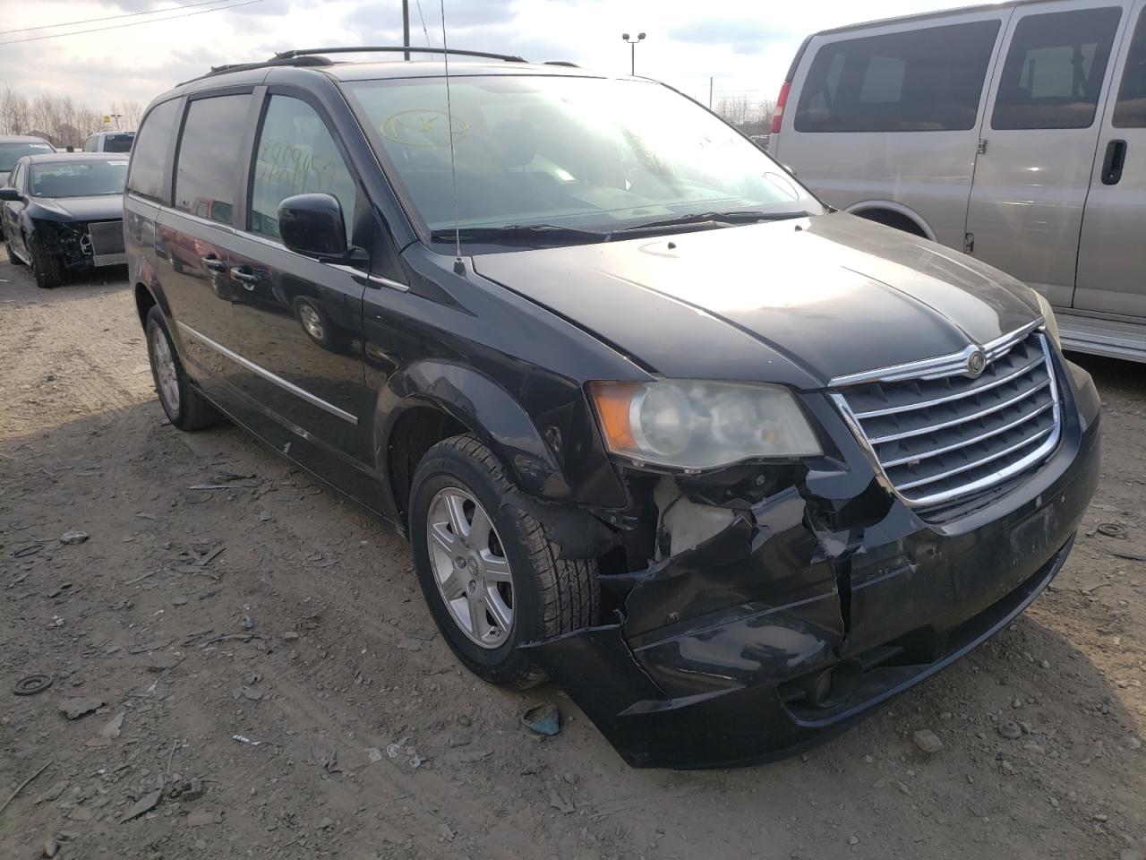Photo 1 from auction – 2010 CHRYSLER TOWN & COU with VIN 2A4RR5D15AR260571