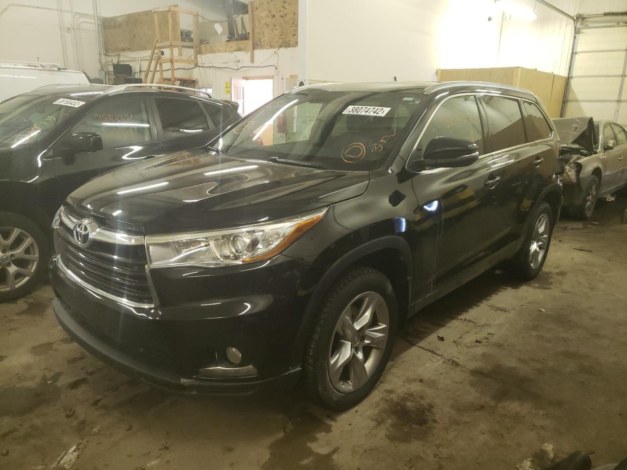 Photo 2 from auction – 2015 TOYOTA HIGHLANDER with VIN 5TDDKRFH7FS096082
