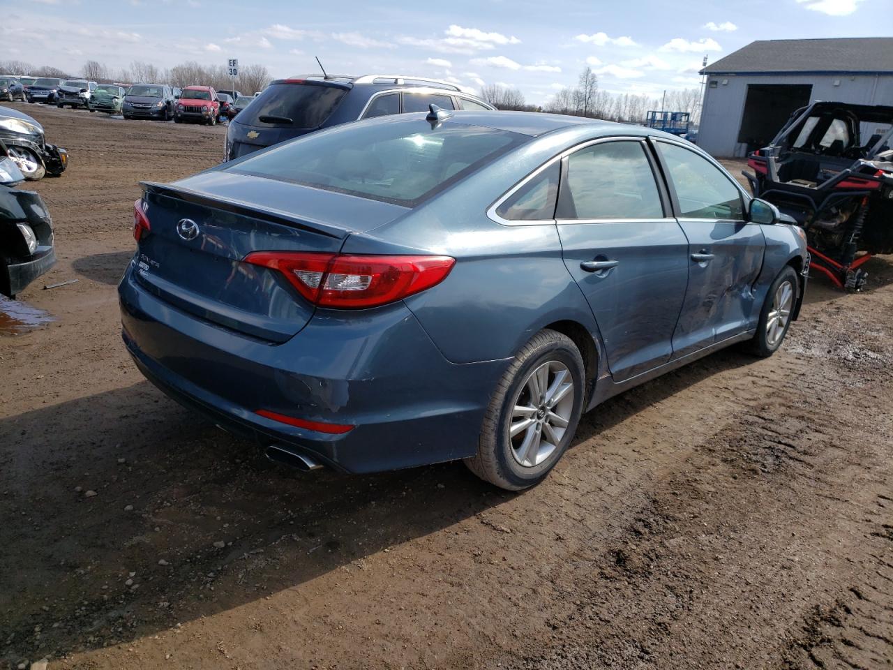 Photo 4 from auction – 2017 HYUNDAI SONATA SE with VIN 5NPE24AF8HH501095