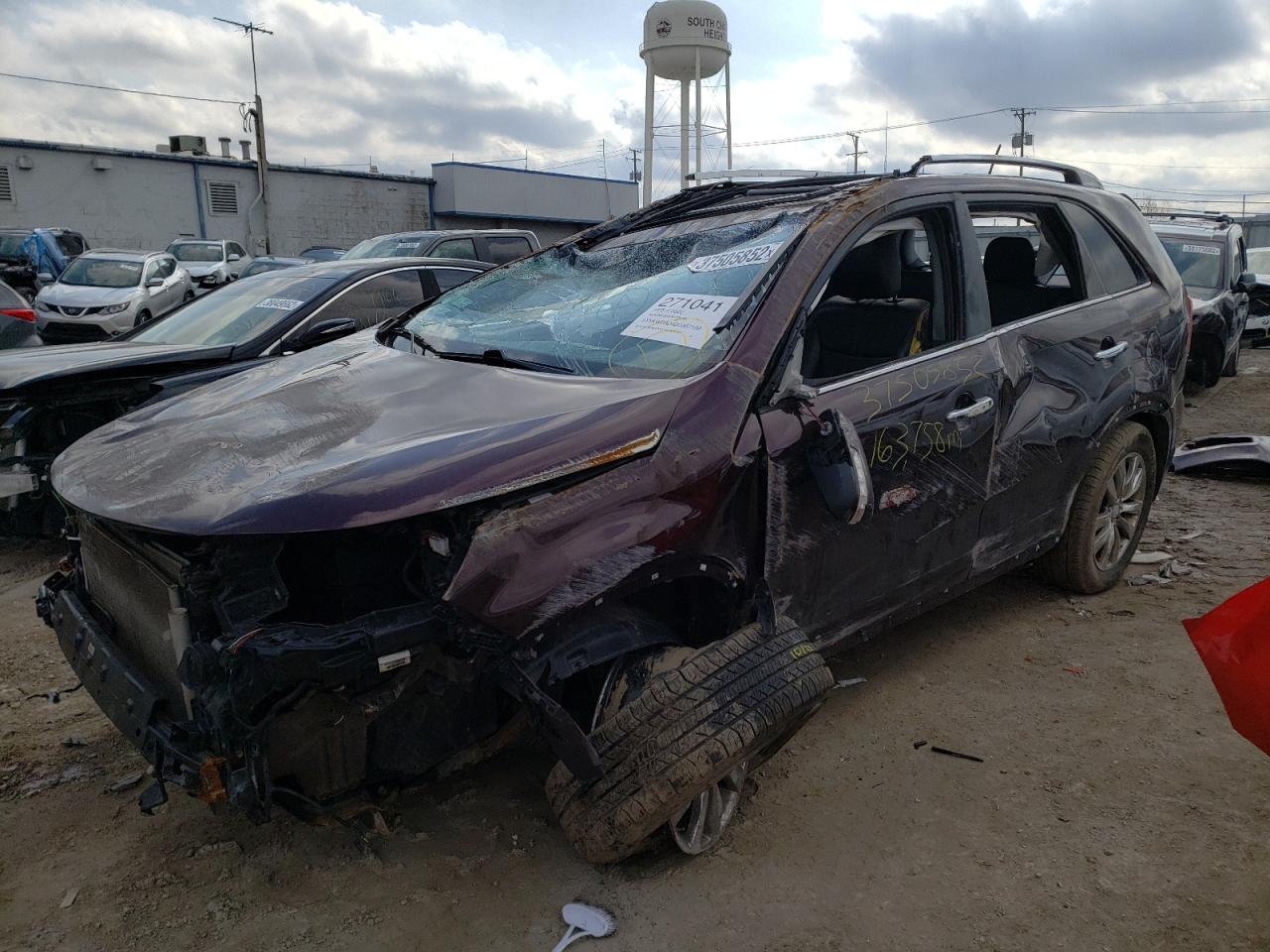 Photo 2 from auction – 2013 KIA SORENTO SX with VIN 5XYKWDA28DG357182