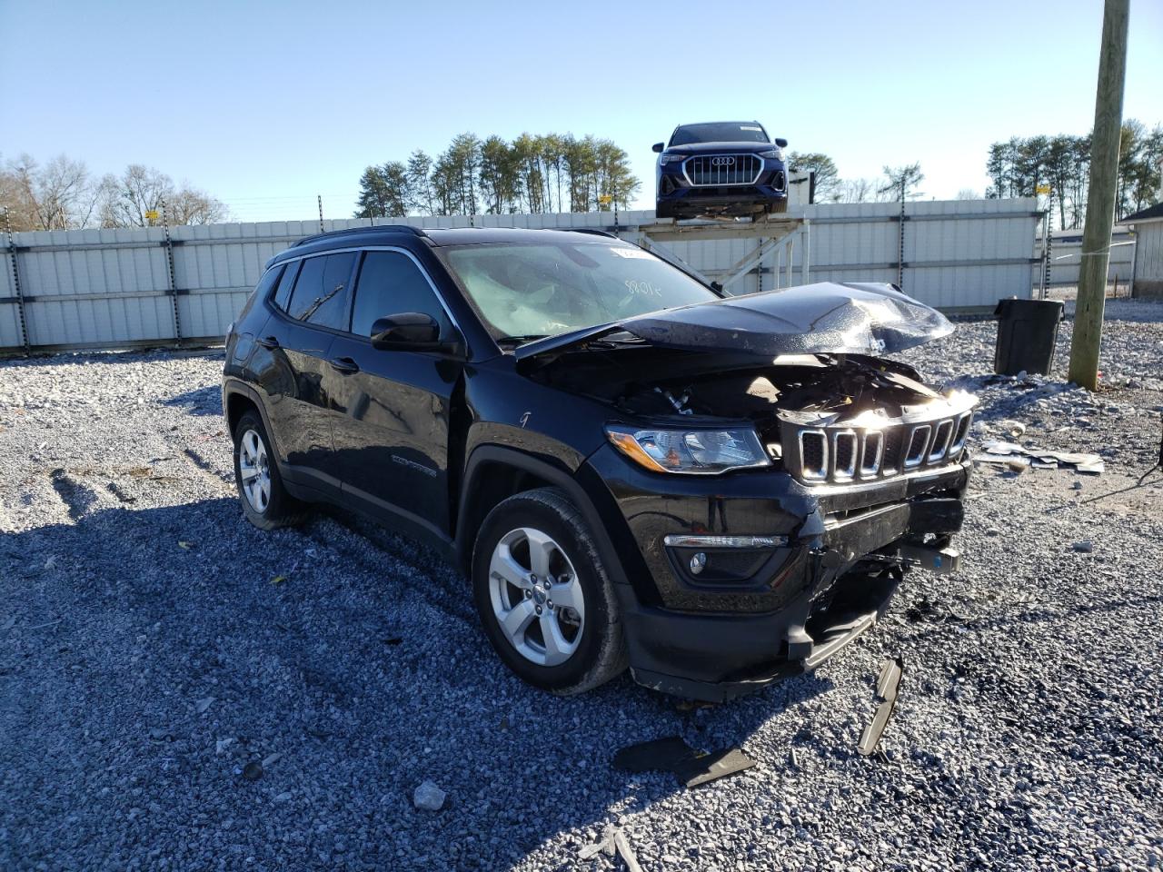 JEEP COMPASS LA 2018 with VIN 3C4NJCBB8JT374640 - Photo from auction