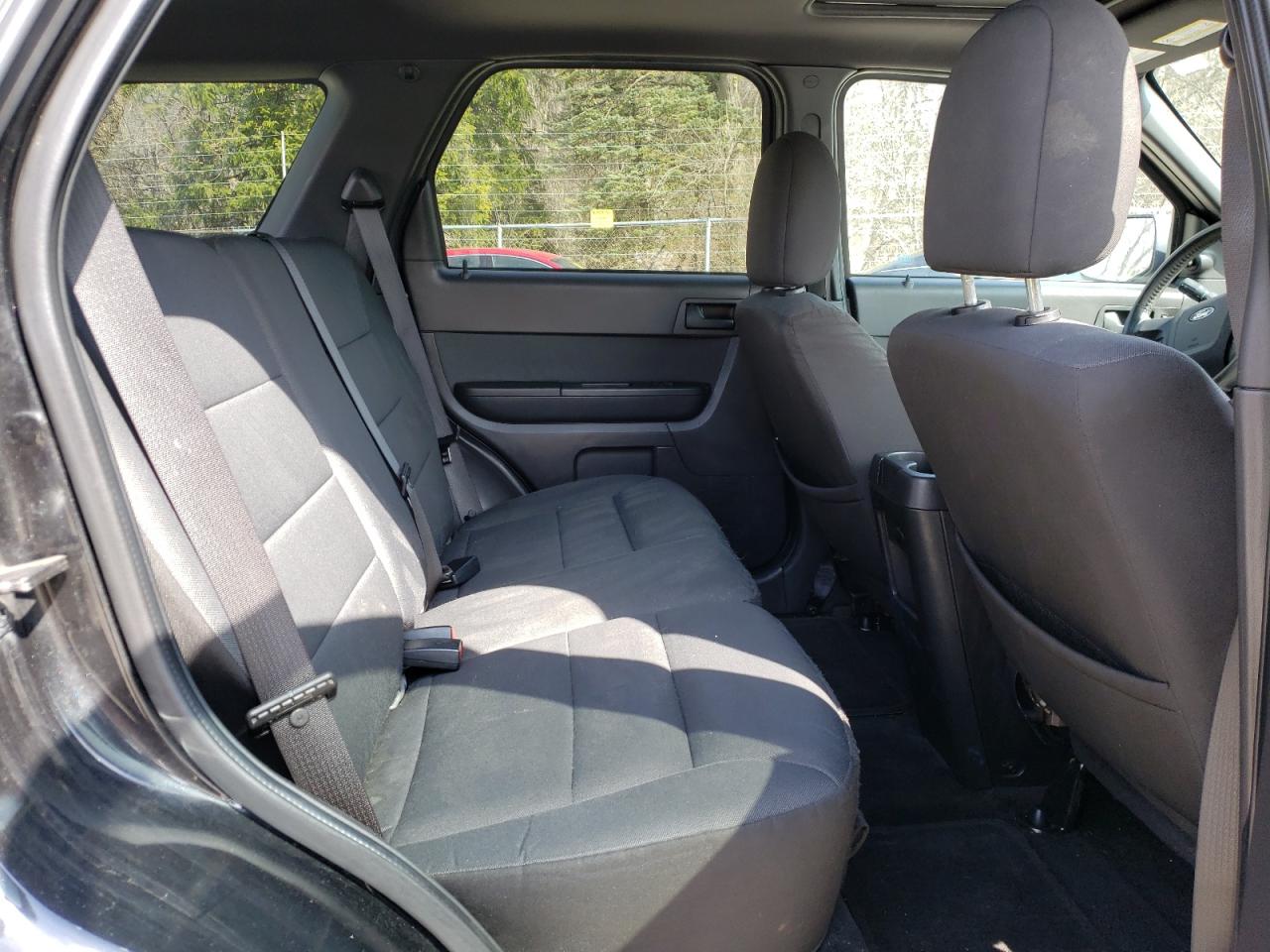 Photo 6 from auction – 2011 FORD ESCAPE XLT with VIN 1FMCU9DG9BKA32414