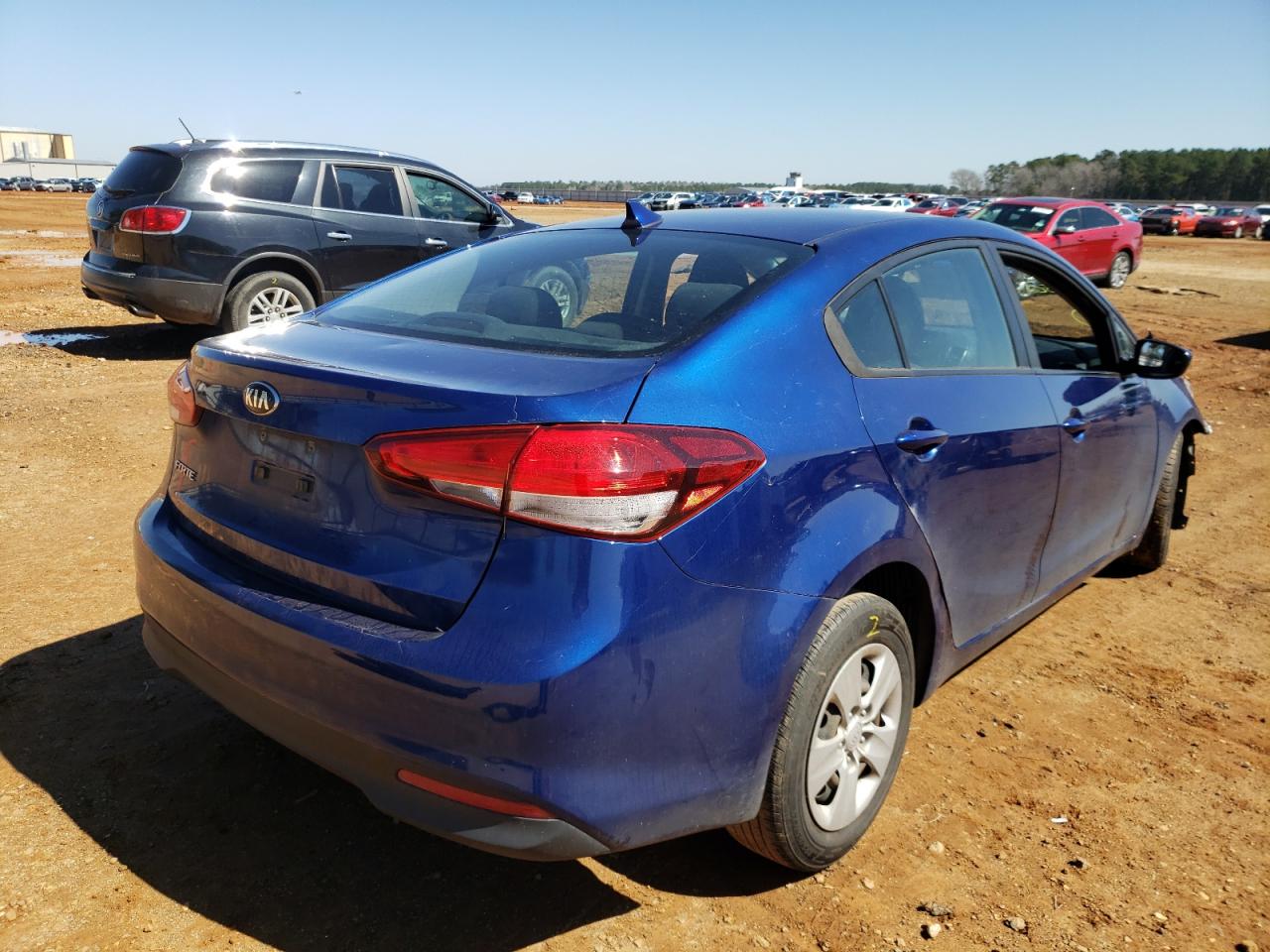 Photo 4 from auction – 2018 KIA FORTE LX with VIN 3KPFK4A79JE190803