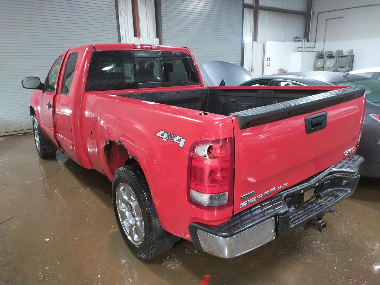 Photo 3 from auction – 2011 GMC SIERRA K15 with VIN 1GTR2VE32BZ179884